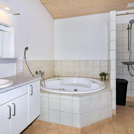 4 Star Holiday In Holiday home